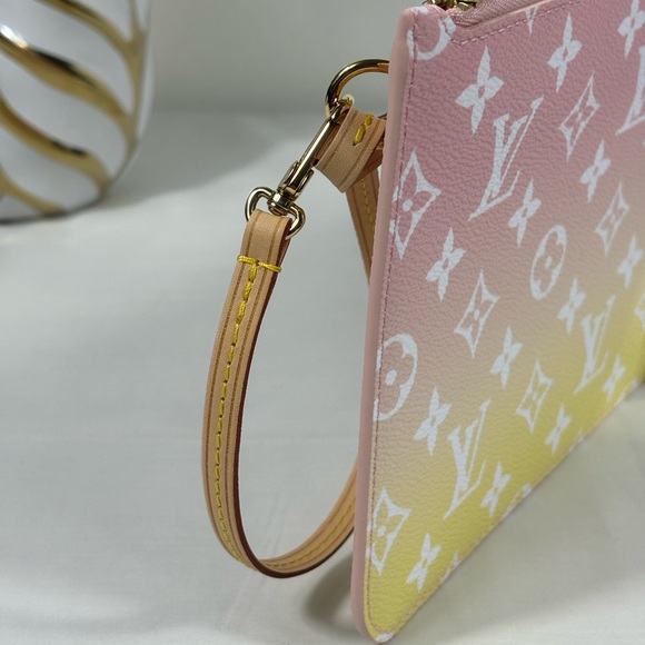 Louis Vuitton Neverfull Pochette By the Pool - Picture 4 of 10